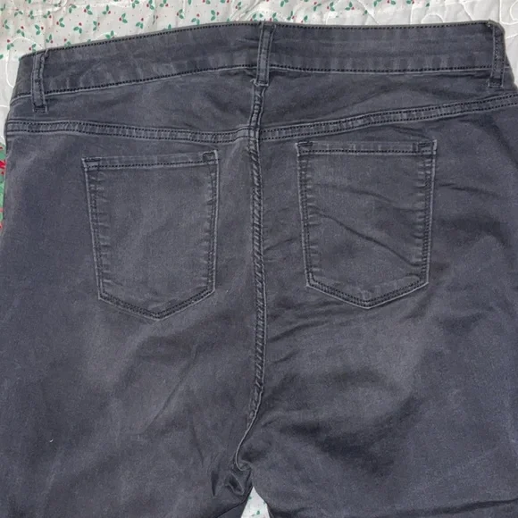 Old Navy black stretch Rockstart Mid-Rise jeans​ - Picture 2 of 3